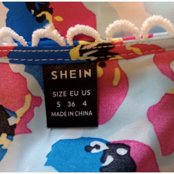 Shein Woman's Size Small Floral Blouse - Picture 5 of 5